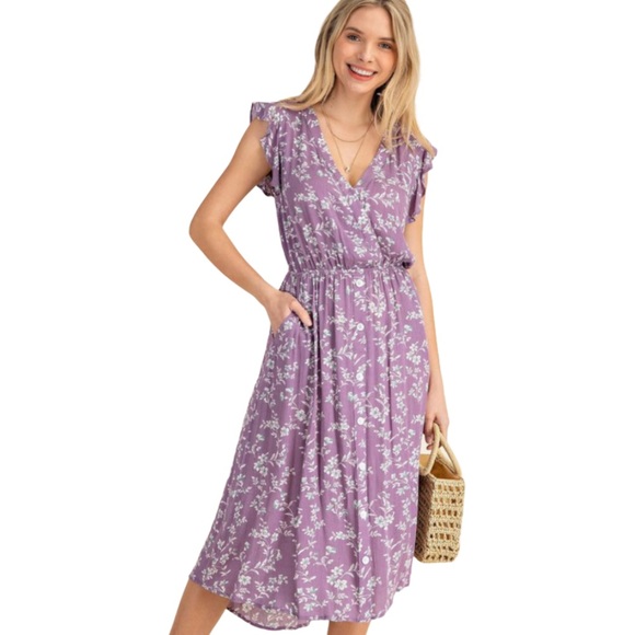 HauteCakes Boutique Dresses & Skirts - NEW Luxurious floral Lavender dress with pockets